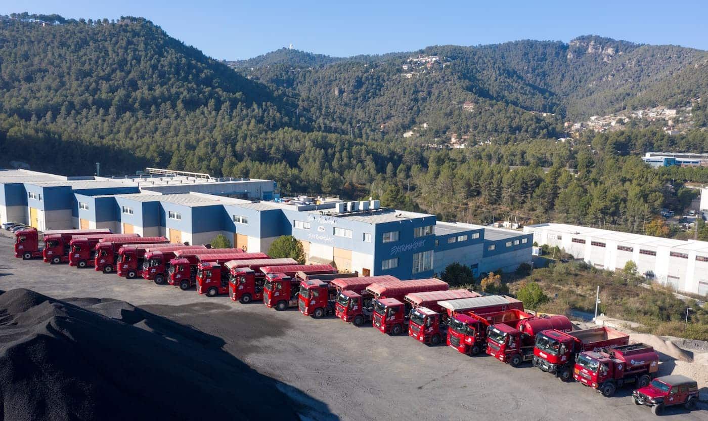 Flota de camiones propia de ADEC Global