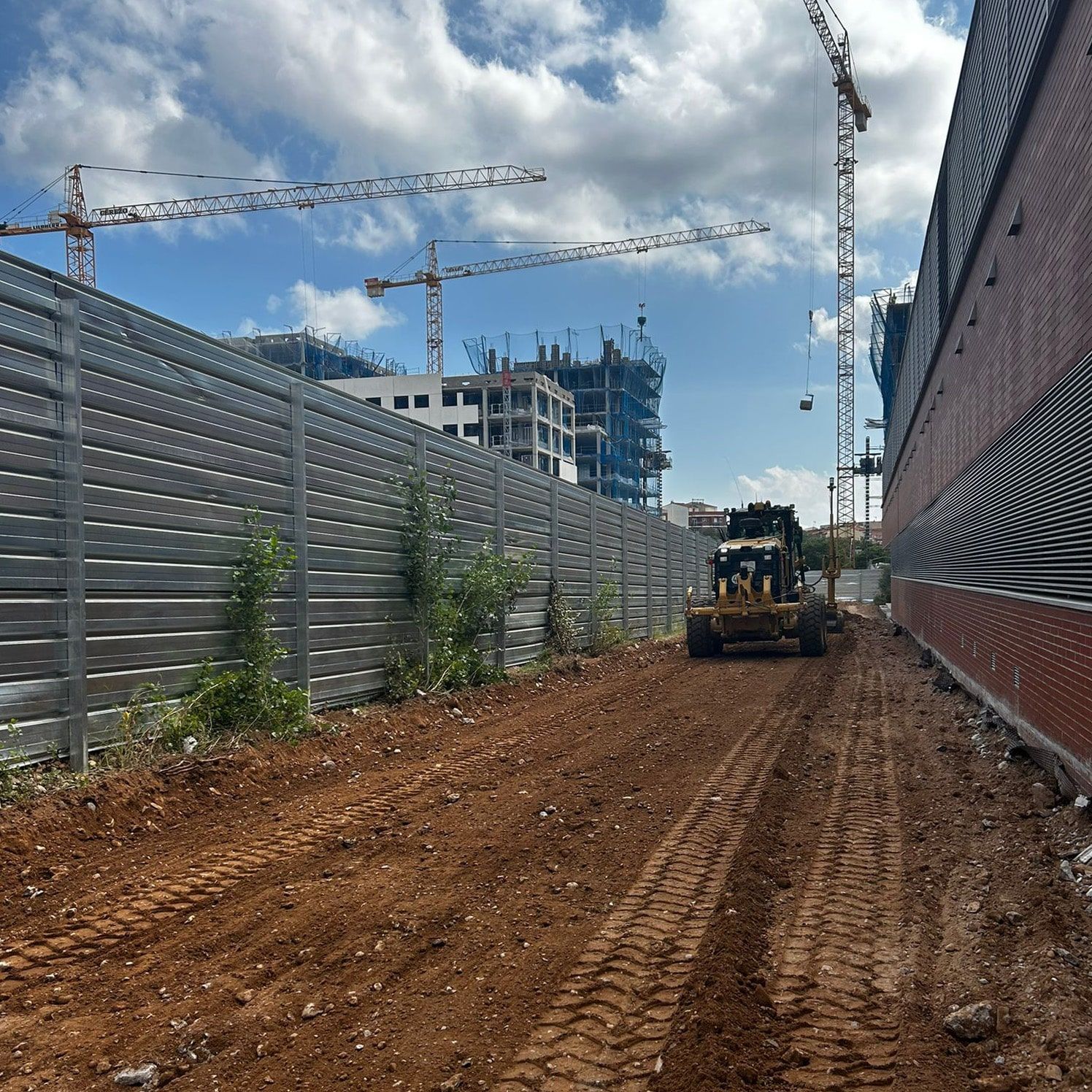 Obra de urbanización con capas granulares